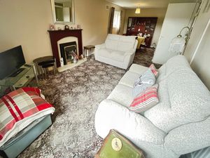 Lounge Dining - click for photo gallery
